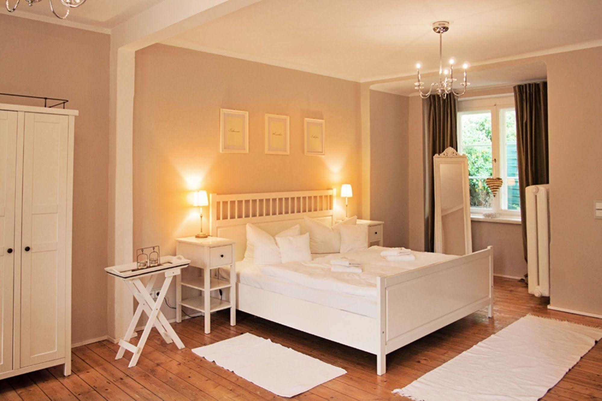 Hotel Villa Sorgenfrei & Restaurant Atelier Sanssouci ラーデボイル エクステリア 写真