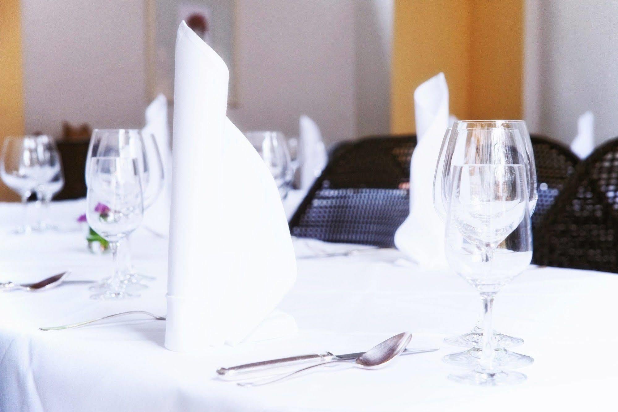 Hotel Villa Sorgenfrei & Restaurant Atelier Sanssouci ラーデボイル エクステリア 写真